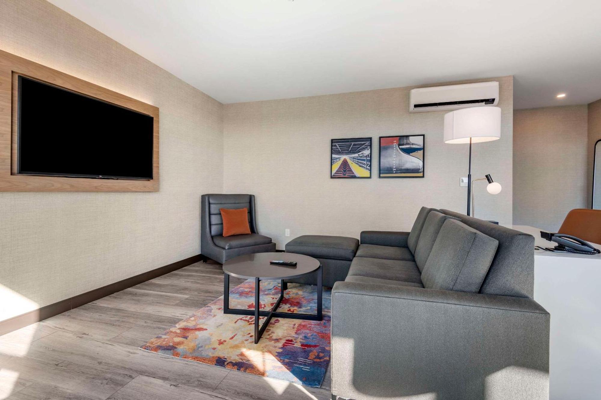 Cambria Hotel Portland Downtown Old Port Extérieur photo