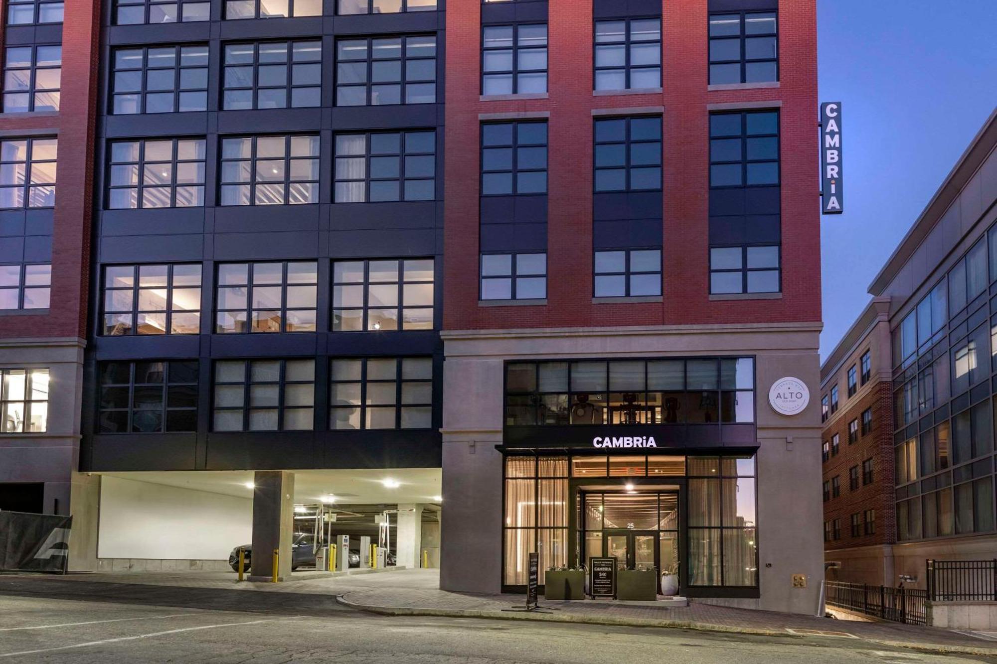 Cambria Hotel Portland Downtown Old Port Extérieur photo